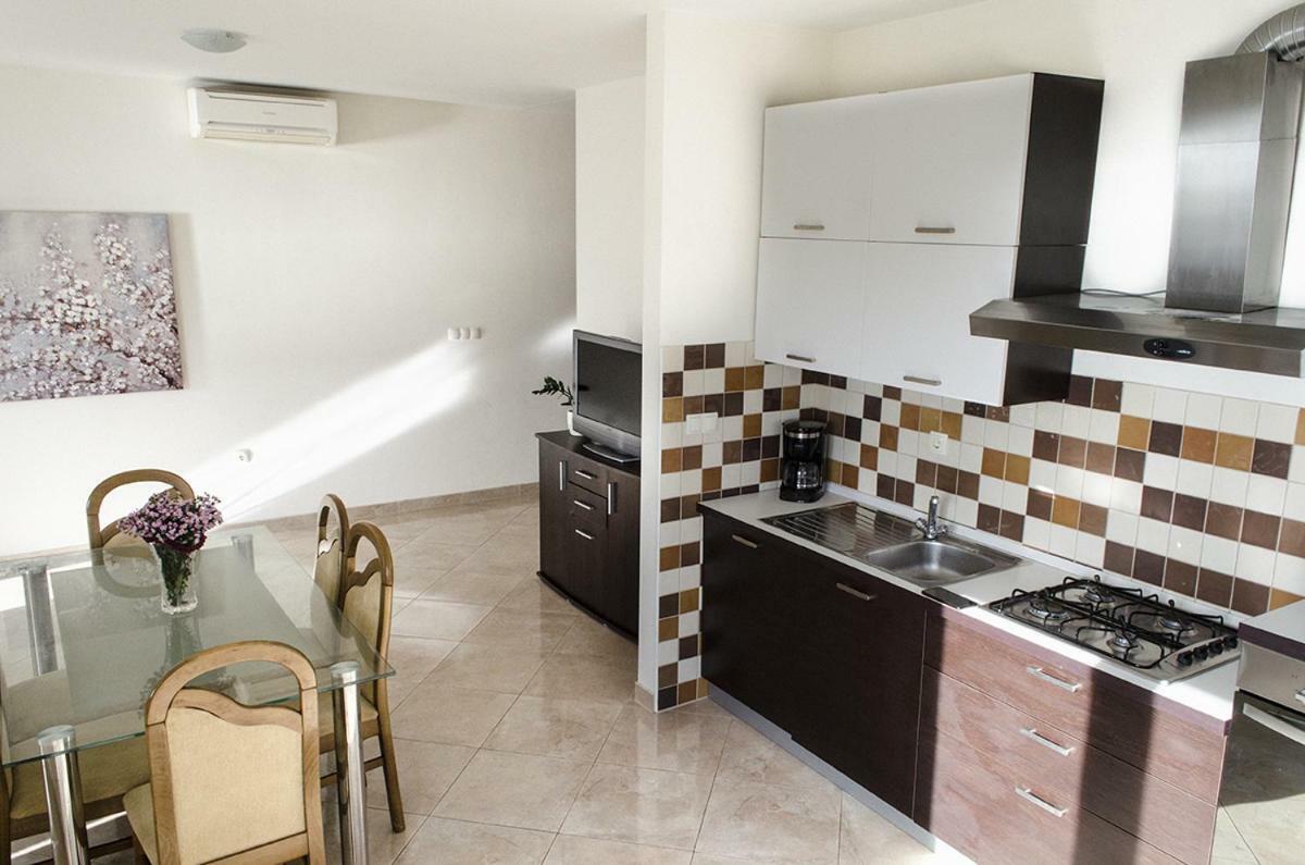 Mars Trogir Exterior foto